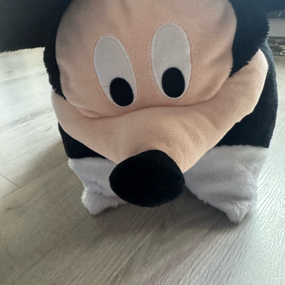 GUC Disney x Pillow Pets | Mickey Mouse Plush/Pillow